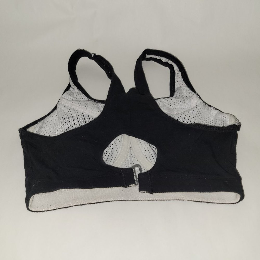 Six Sport Bras - Saucony, CW-X, Moving Comfort, Champion - Picture 15 of 16